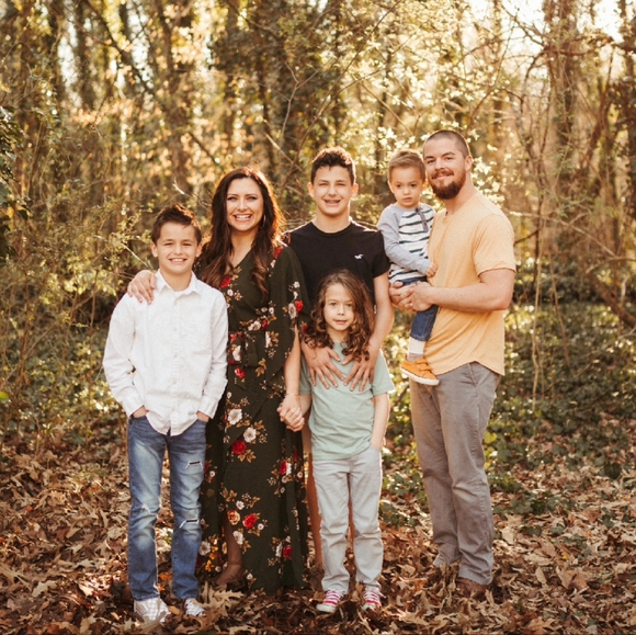 Meet your Posher, Cassie - Picture 2 of 2